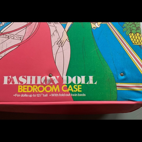 Vintage Barbie Doll Case Fashion Bedroom - Picture 2 of 8